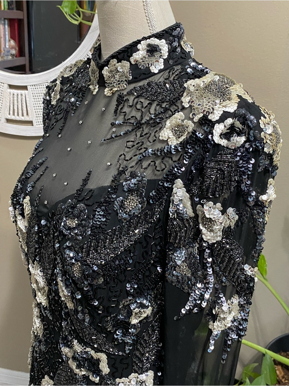 Vintage Oleg Cassini 12 (6/8) Silk long sequin beaded evening gown formal dress